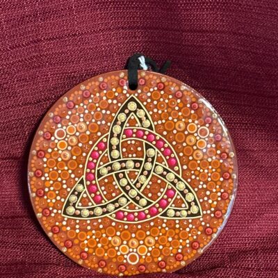 Triquetra mug topper rust/red/gold